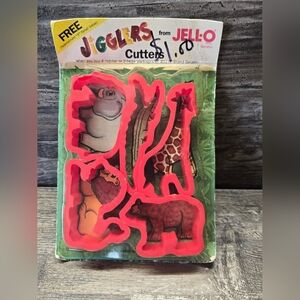 Vintage Jello Jiggler Animal Molds Jell-o and Cookie Cutter Elephant Tiger Bear